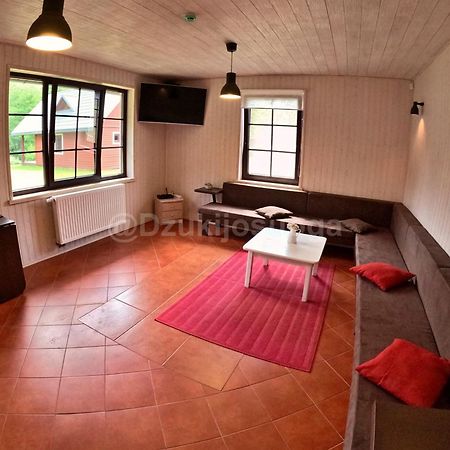 Hostal Dzukijos Uoga Virsurodukis Exterior foto