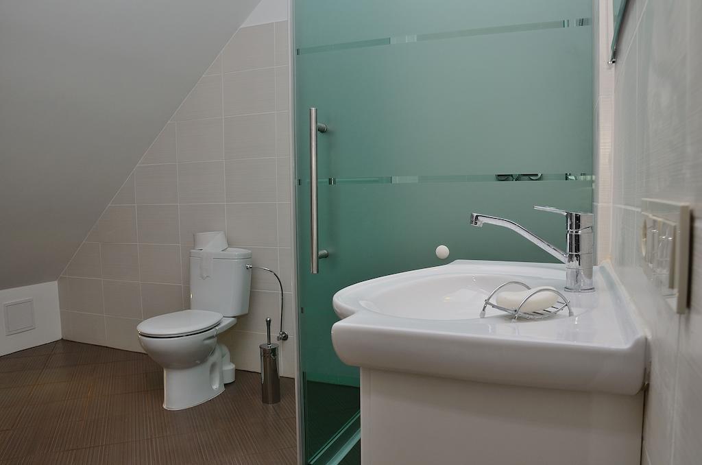Hostal Dzukijos Uoga Virsurodukis Habitación foto