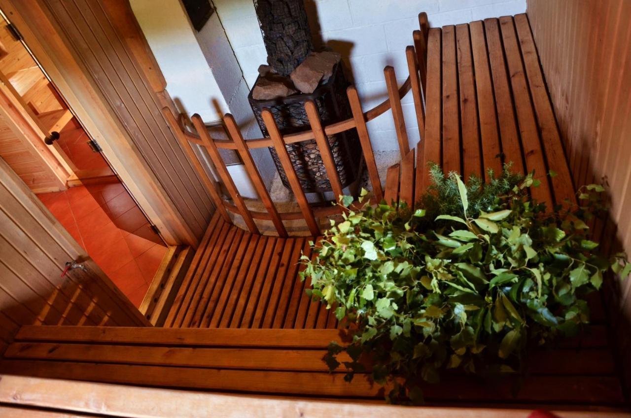 Hostal Dzukijos Uoga Virsurodukis Exterior foto